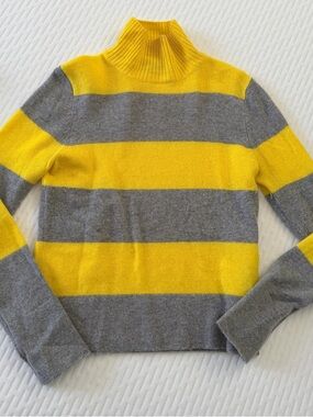 Cashmere yellow and gray women’s turtleneck
